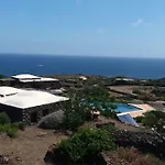 Karuscia מלון
